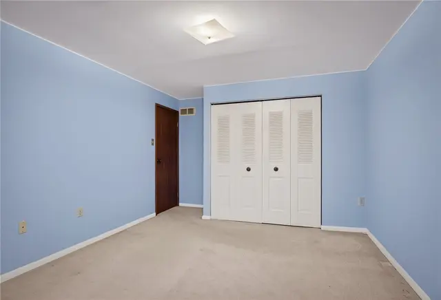 363 Hawthorne Ct gallery image 21