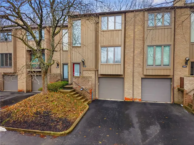 363 Hawthorne Ct gallery image 37