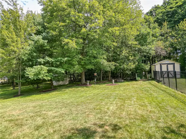 366 Valerie Dr gallery image 2