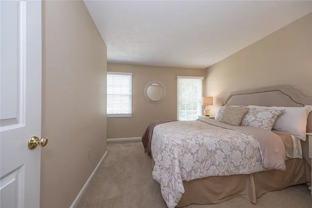 366 Valerie Dr gallery image 8