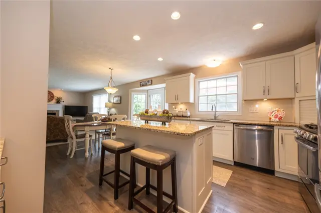 366 Valerie Dr gallery image 13