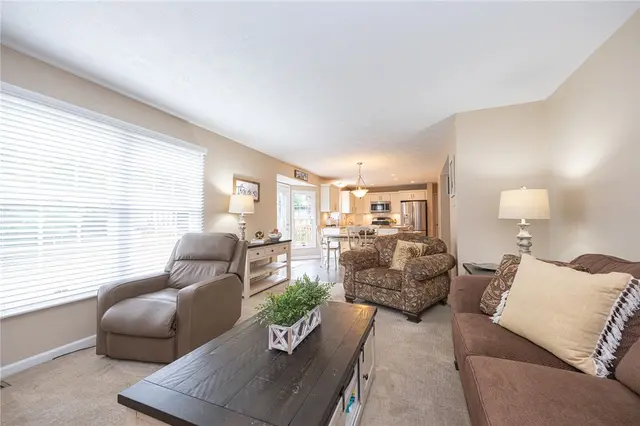 366 Valerie Dr gallery image 14
