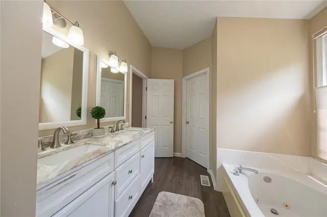 366 Valerie Dr gallery image 36