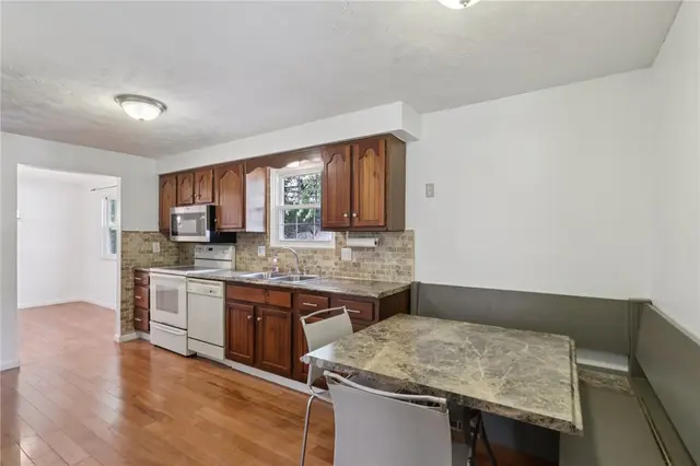 368 Seminole Ave gallery image 27