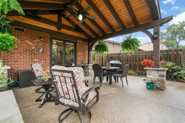 3708 Aurelia Dr gallery image 32