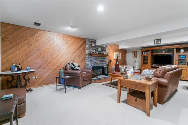 3708 Aurelia Dr gallery image 38