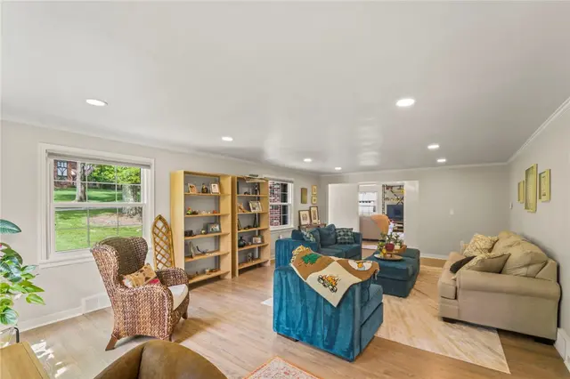 375 Reichold Road Ext gallery image 4