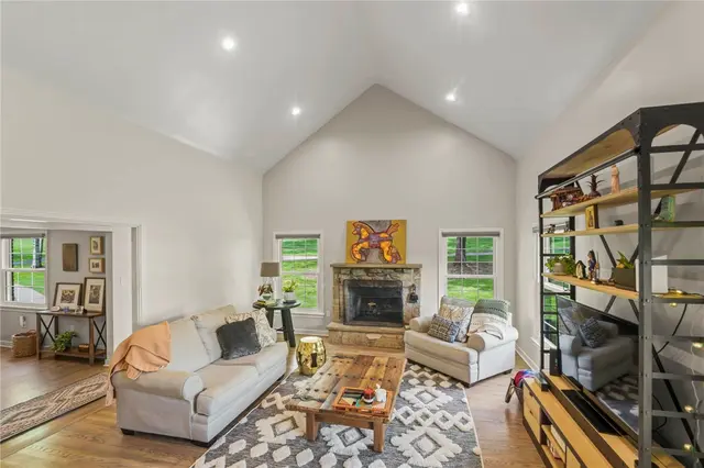 375 Reichold Road Ext gallery image 9