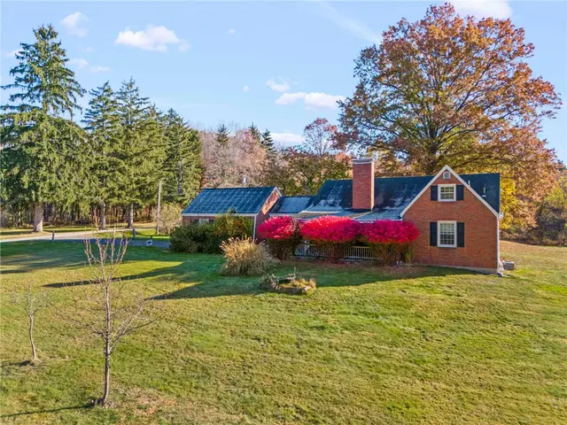 381 English Rd gallery image 9