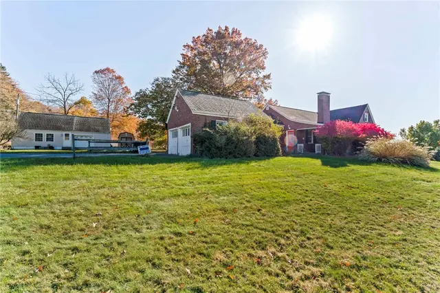 381 English Rd gallery image 12