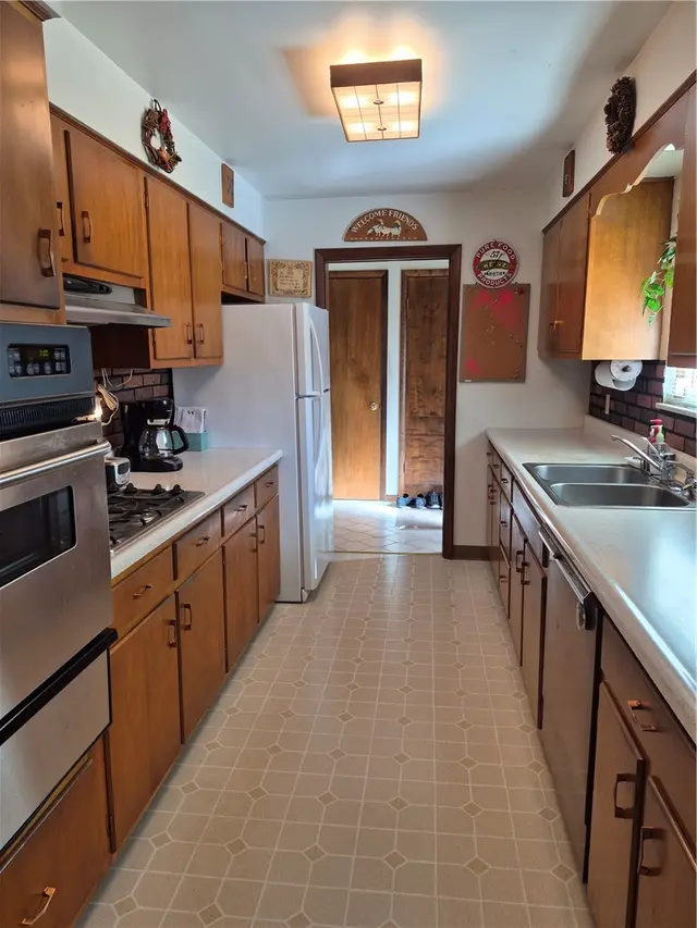 3816 Hilltop Dr gallery image 5