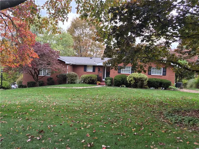 3816 Hilltop Dr gallery image 10