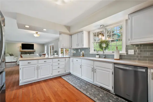 3841 Kim Ln gallery image 12