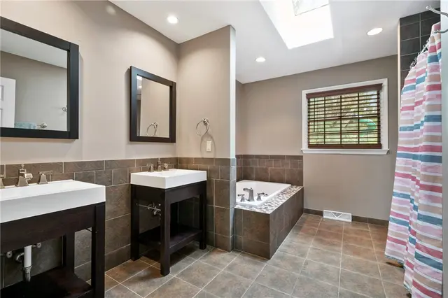 3841 Kim Ln gallery image 17