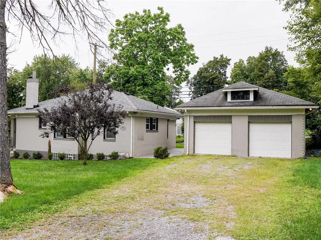 3855 Mount Royal Blvd