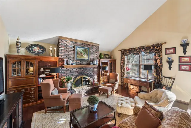 3863 Grove Road gallery image 6