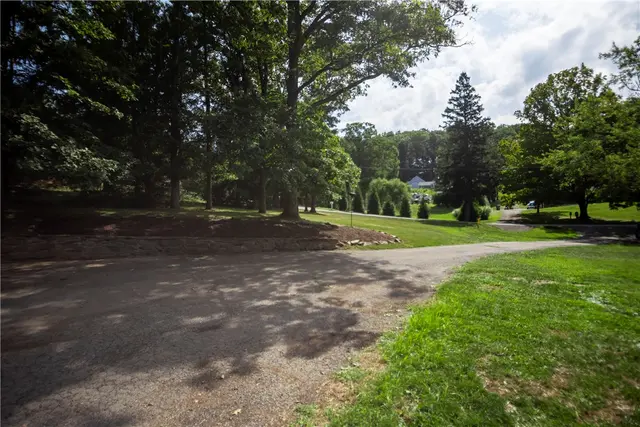 3875 Anderson Rd gallery image 3