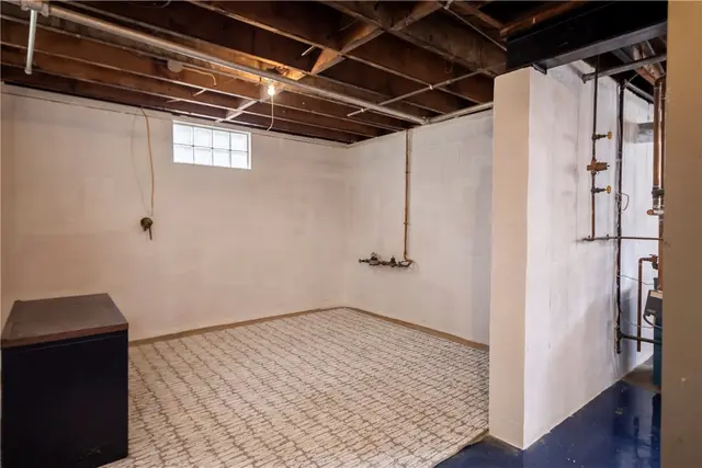 3875 Anderson Rd gallery image 24