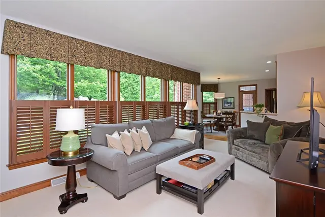 3875 Ashland Ct gallery image 7