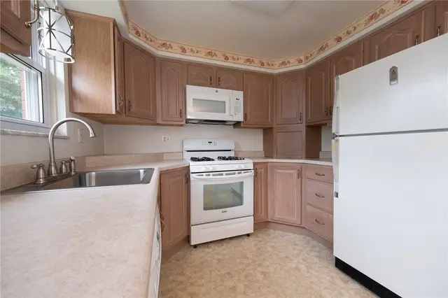 3885 COLDWATER DRIVE gallery image 9