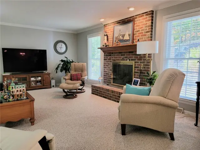 3893 Ashland Court gallery image 2