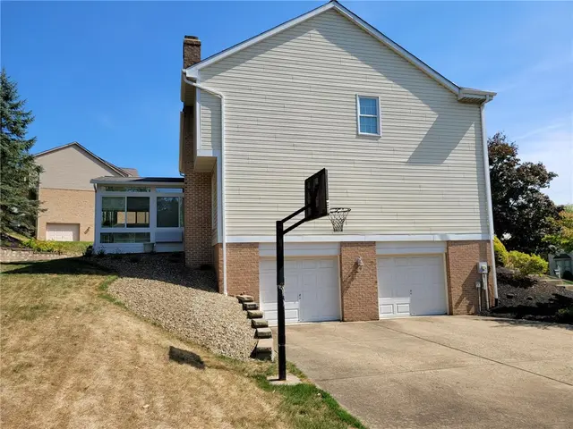 3893 Ashland Court gallery image 25