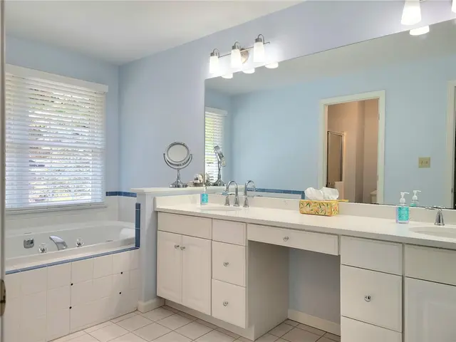 3893 Ashland Court gallery image 28