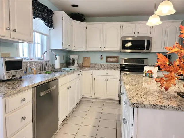 3893 Ashland Court gallery image 42