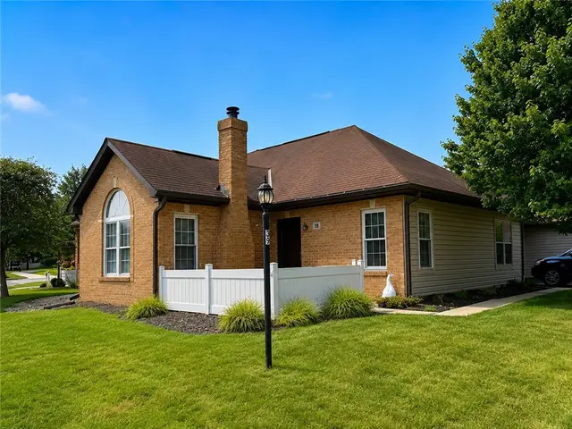 39 Ashford Dr gallery image 2