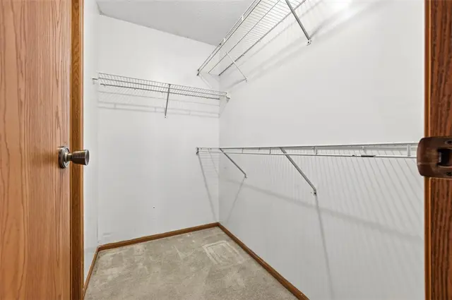 39 Ashford Dr gallery image 7