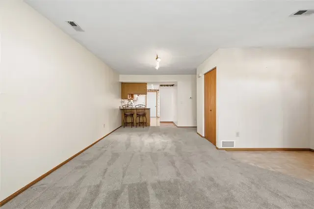 39 Ashford Dr gallery image 8