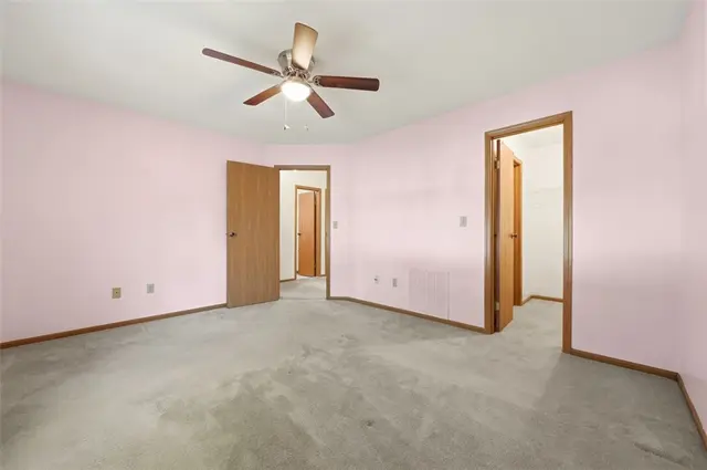 39 Ashford Dr gallery image 12