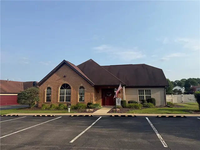 39 Ashford Dr gallery image 13