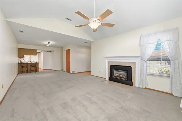 39 Ashford Dr gallery image 15