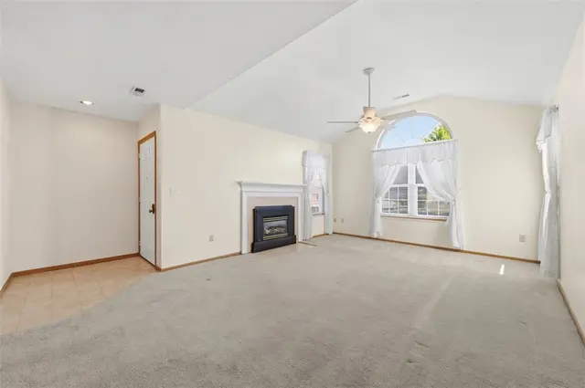 39 Ashford Dr gallery image 22