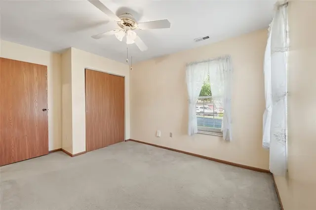 39 Ashford Dr gallery image 25