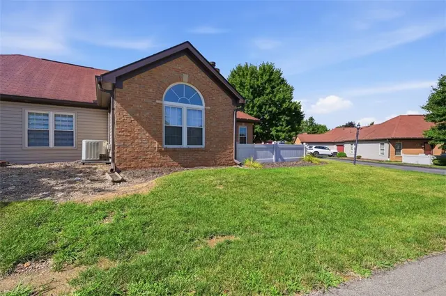39 Ashford Dr gallery image 27