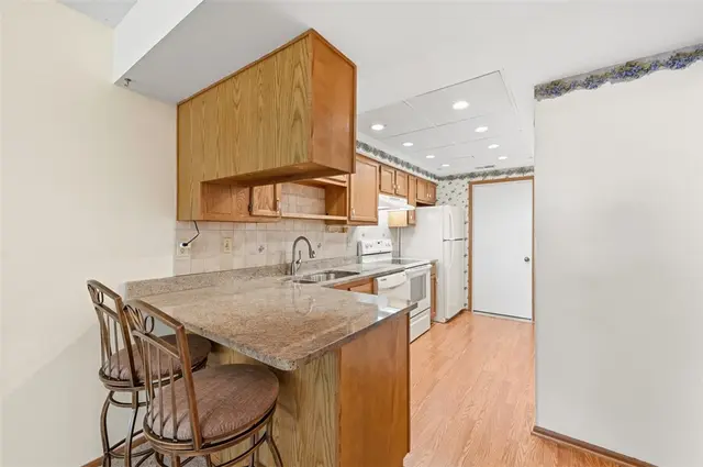 39 Ashford Dr gallery image 30