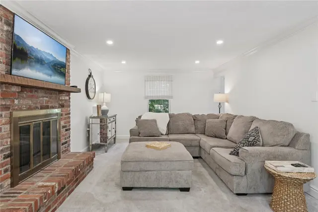 39 Canter Dr gallery image 4