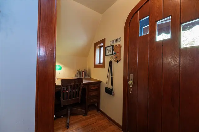 391 Roosevelt Rd gallery image 12