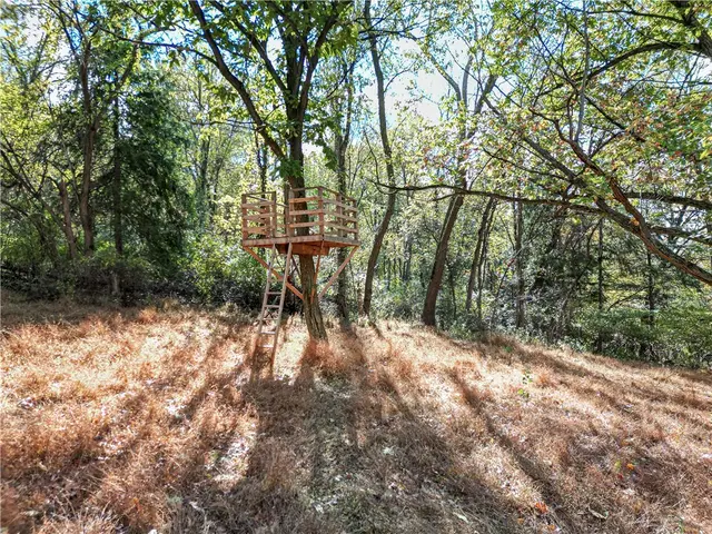 391 Roosevelt Rd gallery image 14