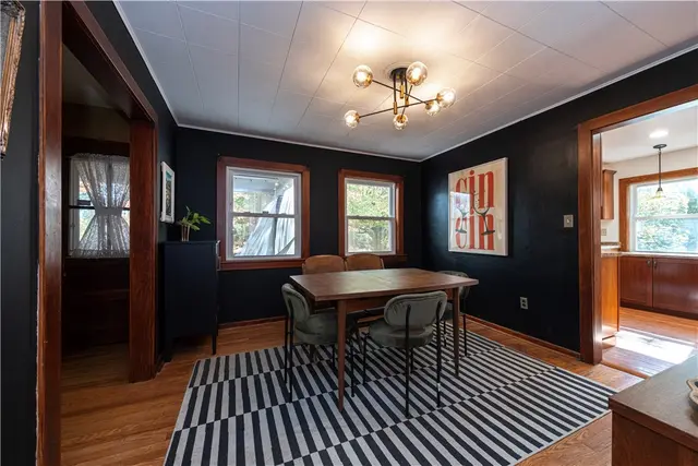 391 Roosevelt Rd gallery image 19