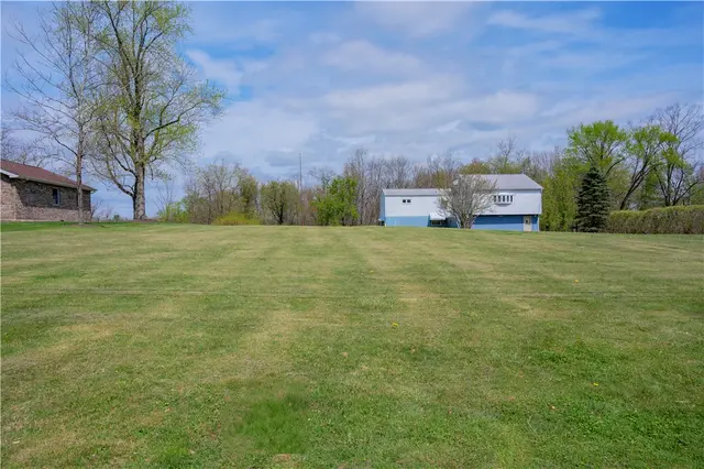 3919 Hardt DRIVE gallery image 18