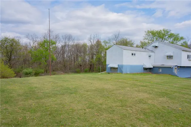3919 Hardt DRIVE gallery image 4
