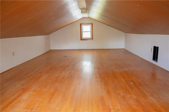 3919 Hardt DRIVE gallery image 6