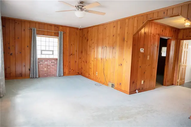 3919 Hardt DRIVE gallery image 13