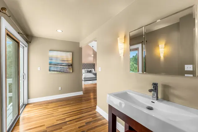 3920 Shadowood Circle gallery image 4