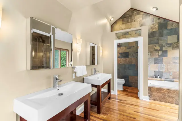 3920 Shadowood Circle gallery image 12
