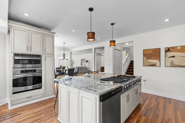 3920 Shadowood Circle gallery image 19