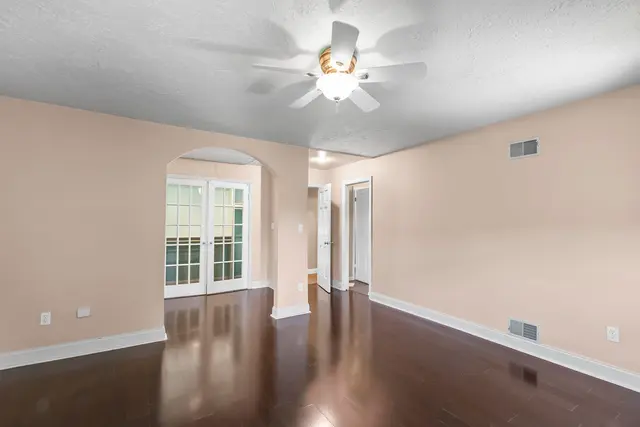 3920 Shadowood Circle gallery image 25